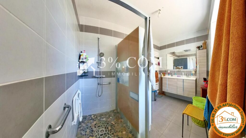 Maison de caractère 7 chambres avec vue dégagée, piscine et – 9 pièces – 7 chambres – 214 m²