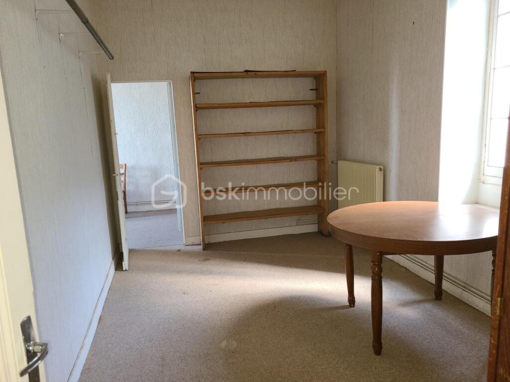 Volumes et potentiel – Maison de 240 m² avec vue dégagée sur la Garonne – 7 pièces – 4 chambres – 207 m²