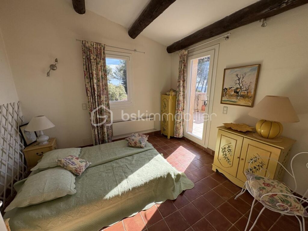 Maison avec 4 chambres sur 1650 m² de terrain – 5 pièces – 4 chambres – 170 m²