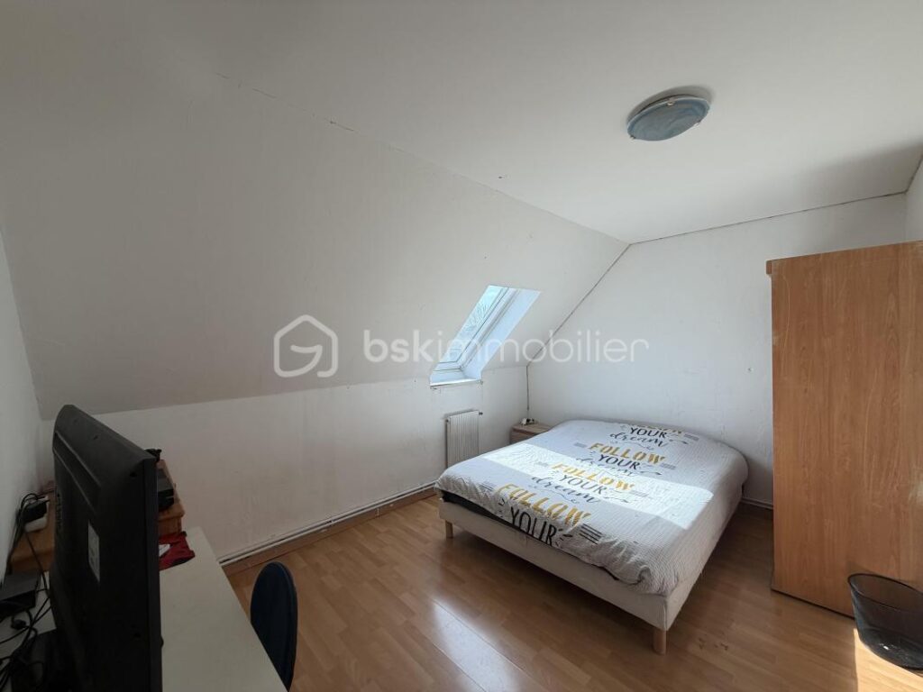 Maison de 106 m2 à rafraîchir de l’intérieur avec beaucoup d’atouts et en prime une belle vue sur les Pyrénées – 7 pièces – 4 chambres – 106 m²
