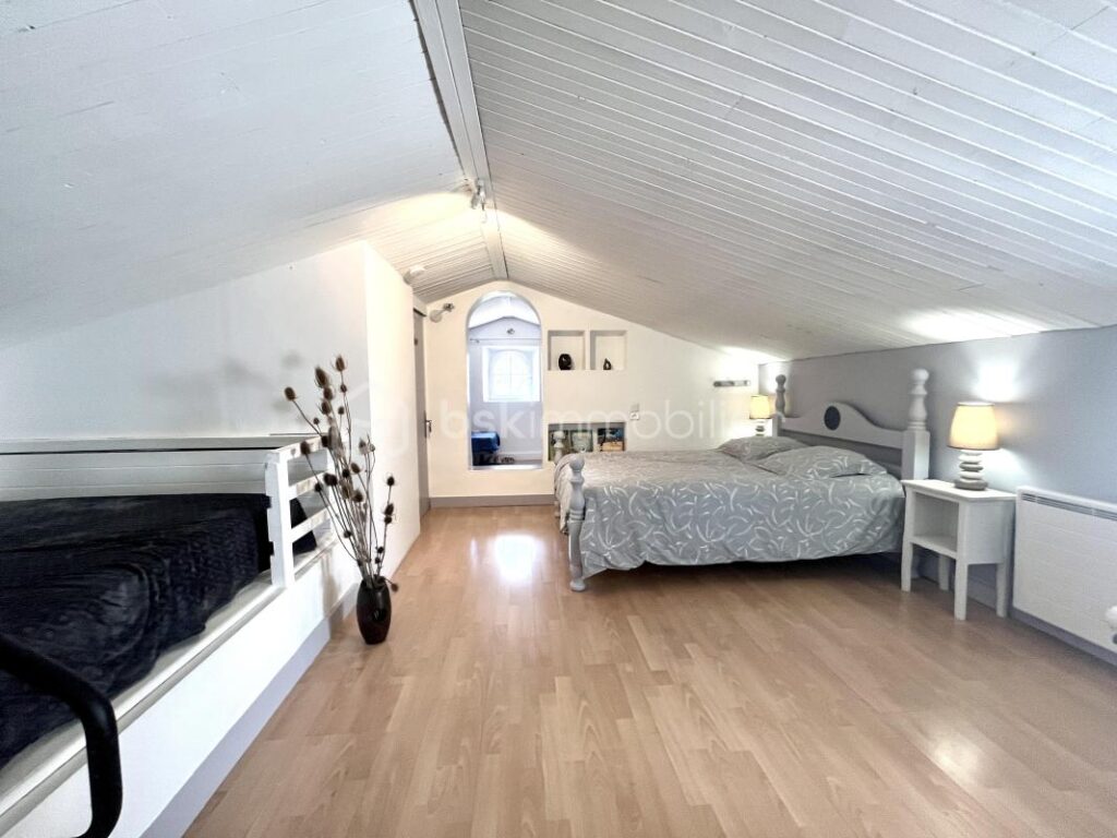 La villa d’architecte T10 – SAINT PAUL En FORET (83440) – 282 m2 – 10 pièces – 8 chambres – 282 m²