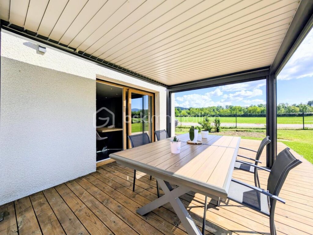 HAUTEVILLE-SUR-FIER — MAISON RECENTE — 4 CHAMBRES — CALME — VUE DEGAGEE — TERRASSE — JARDIN – 5 pièces – 4 chambres – 101 m²