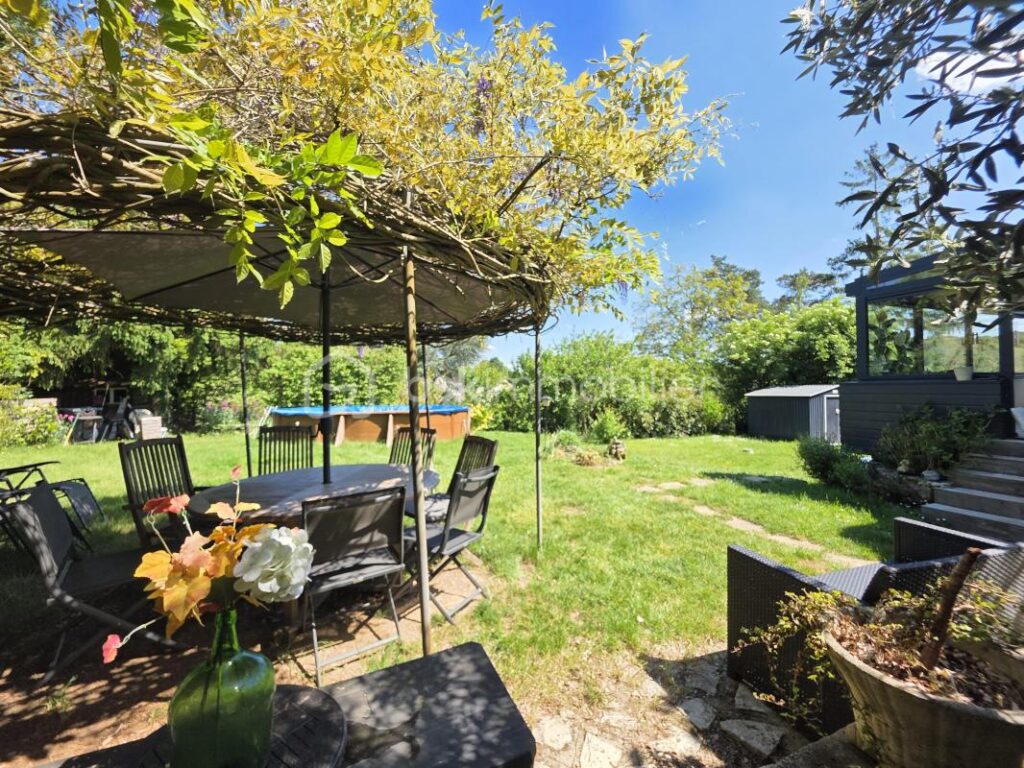 Pavillon de plain pied avec sous sol – 4 pièces – 2 chambres – 90 m²
