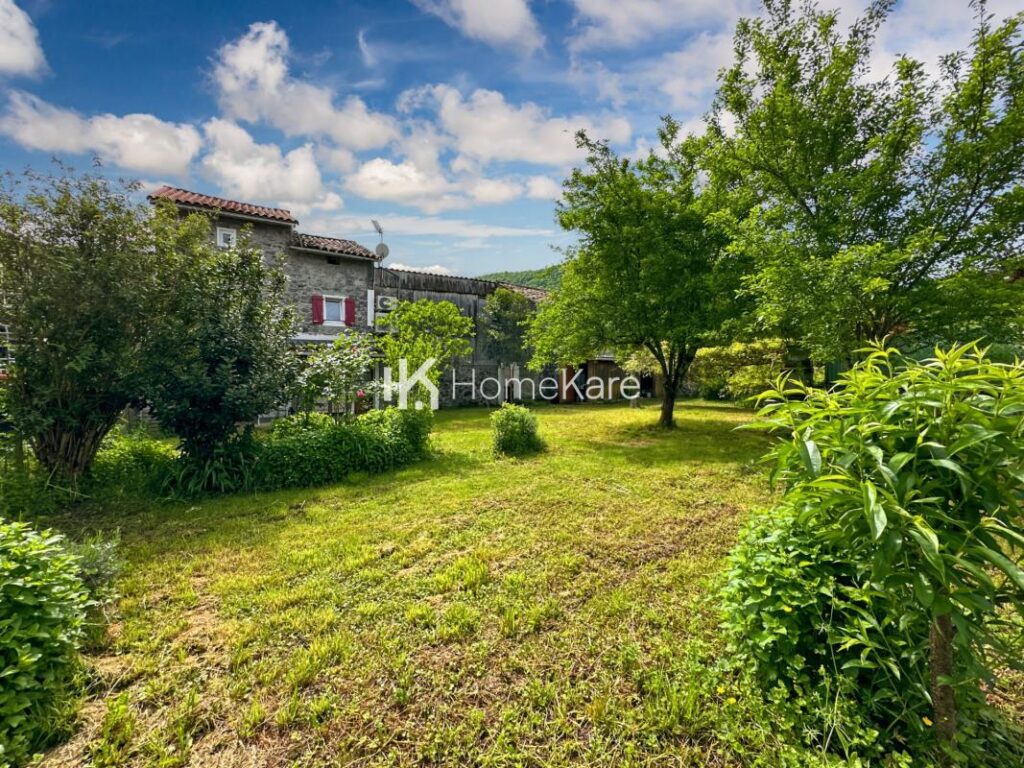 JOLIE MAISON DE VILLAGE AU CALME – 5 pièces – 4 chambres – 90 m²