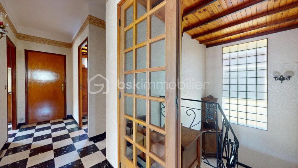Grande maison divisée en deux logements ou logement + activité pro – 7 pièces – 6 chambres – 187 m²