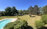 Magnifique maison 180 m2 de caractère, 5 chambres avec piscine sur terrain arboré de 6 000 m² – 7 pièces – 5 chambres – 180 m²