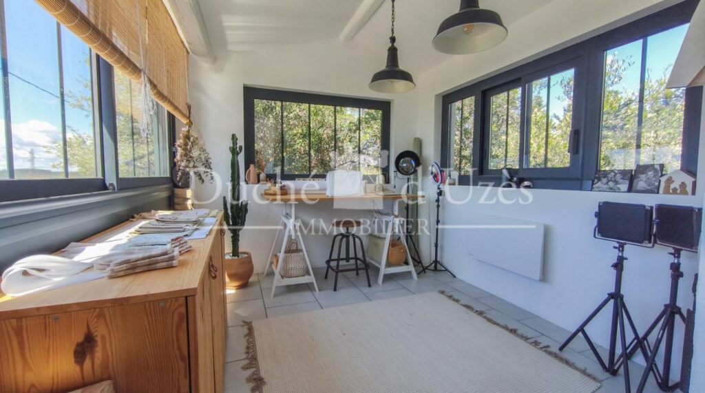 Maison – 9 pièces – 4 chambres – 200 m²