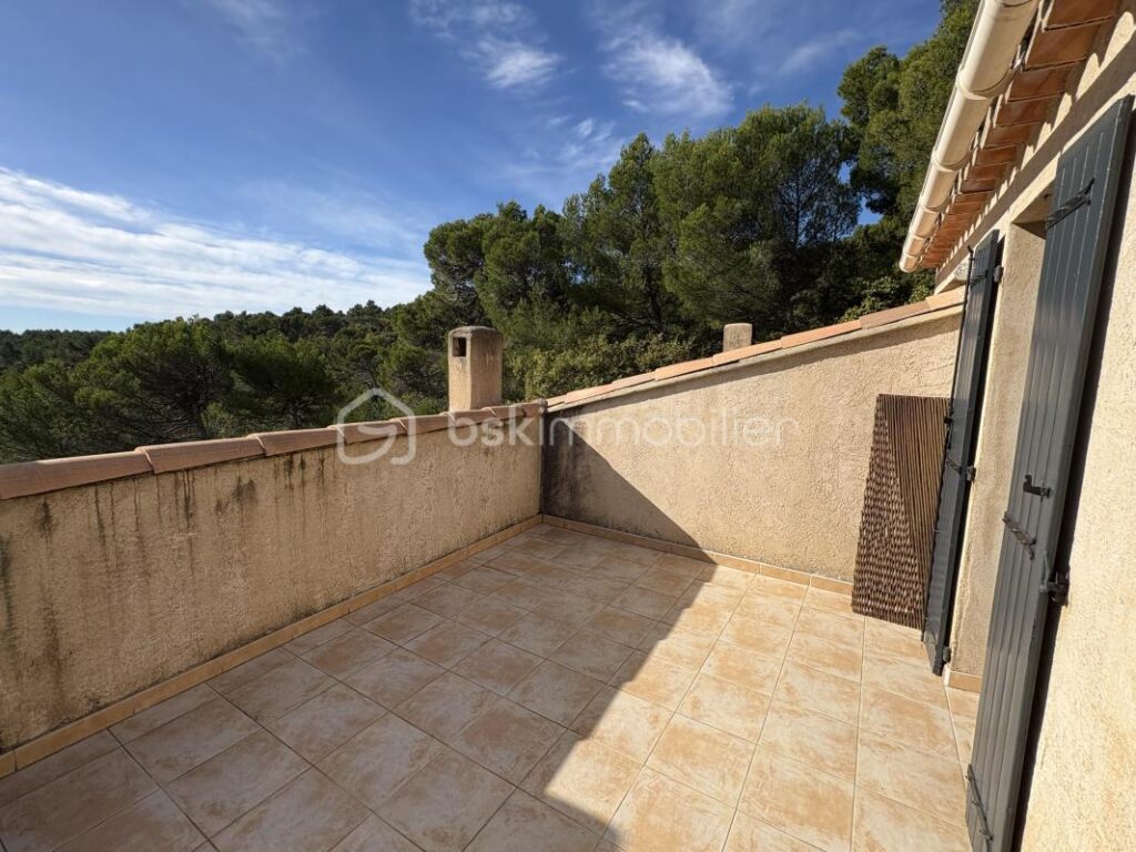Maison avec 4 chambres sur 1650 m² de terrain – 5 pièces – 4 chambres – 170 m²