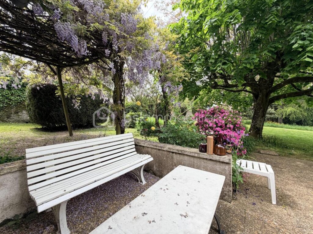 La Boule d’Or – Demeure historique XIVe siècle – 372 m² – Parc 5 500 m² – Saint-Germain-les-Belles – 12 pièces – 7 chambres – 375 m²
