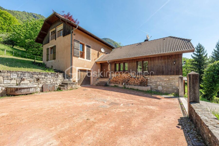 Maison à vendre à Ayse