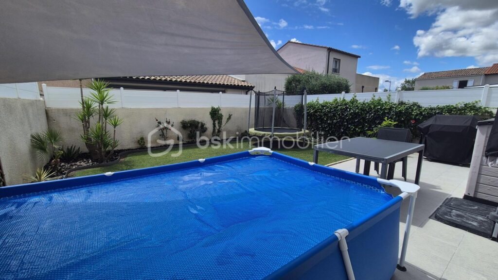 A VENDRE VILLA DEUX FACES TRAVERSANTE DE 94M² SUR TERRAIN DE 214M² A LATOUR BAS ELNE – TROIS CHAMBRES – DEUX PIECES D EAU – DEUX TOILETTES – GARAGE TRAVERSANT – 5 pièces – 3 chambres – 87 m²
