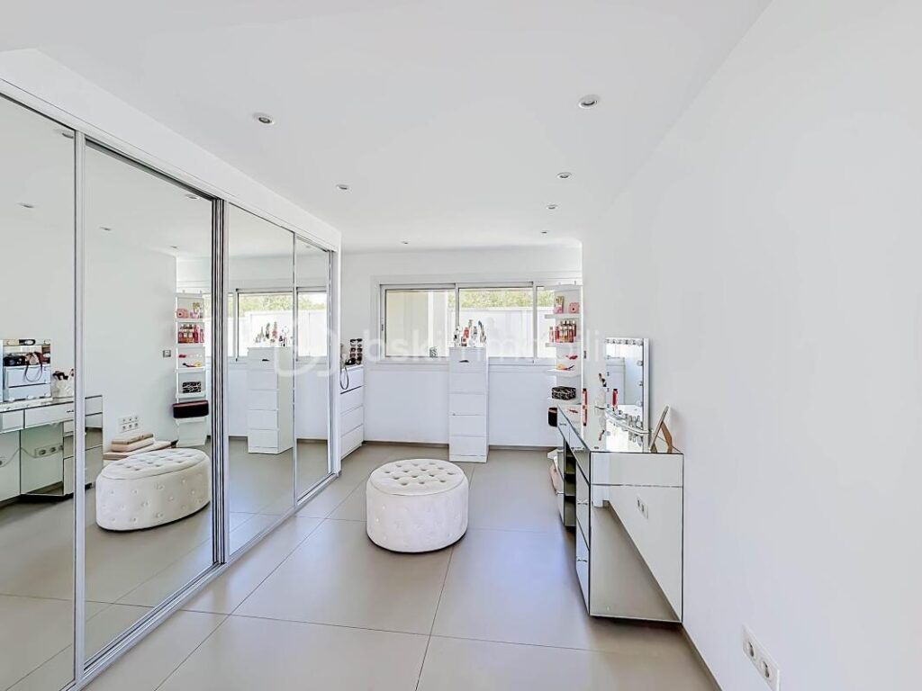 UNIQUE *** Magnifique Appartement T5 de 160m2 avec terrasse de 50m2 Vue Mer à PALAVAS *** – 5 pièces – 3 chambres – 160 m²