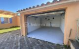 Maison de plain-pied prête à vivre avec piscine, garage et vue ouverte sur le Luberon sur terrain plat et clôturé de 1549 m² – 7 pièces – 4 chambres – 150 m²