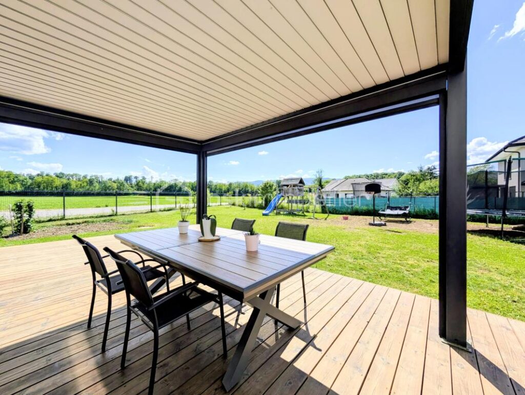 HAUTEVILLE-SUR-FIER — MAISON RECENTE — 4 CHAMBRES — CALME — VUE DEGAGEE — TERRASSE — JARDIN – 5 pièces – 4 chambres – 101 m²