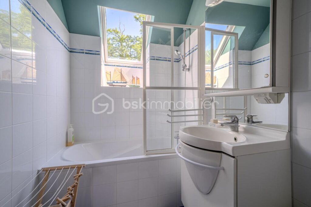 Grande maison familiale en lisière de bois – 8 pièces – 4 chambres – 190 m²