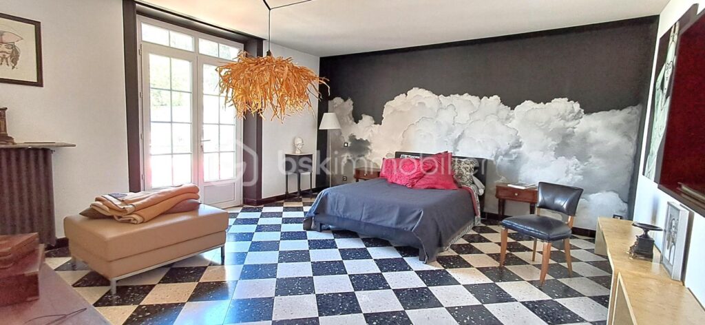 Elégante demeure de charme, aux pieds ces Cévennes, avec piscine et vue dégagée – 7 pièces – 6 chambres – 230 m²