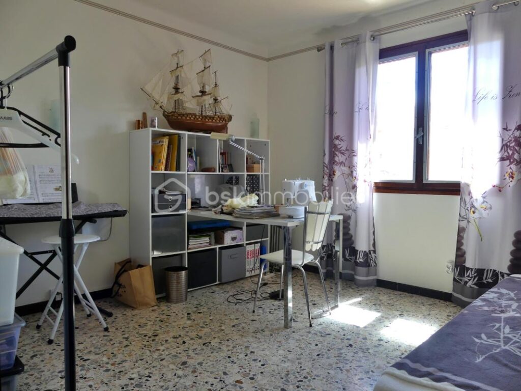 Maison familiale 4 faces avec possibilité revenus locatifs et le charme des années 70 – 5 pièces – 4 chambres – 162 m²