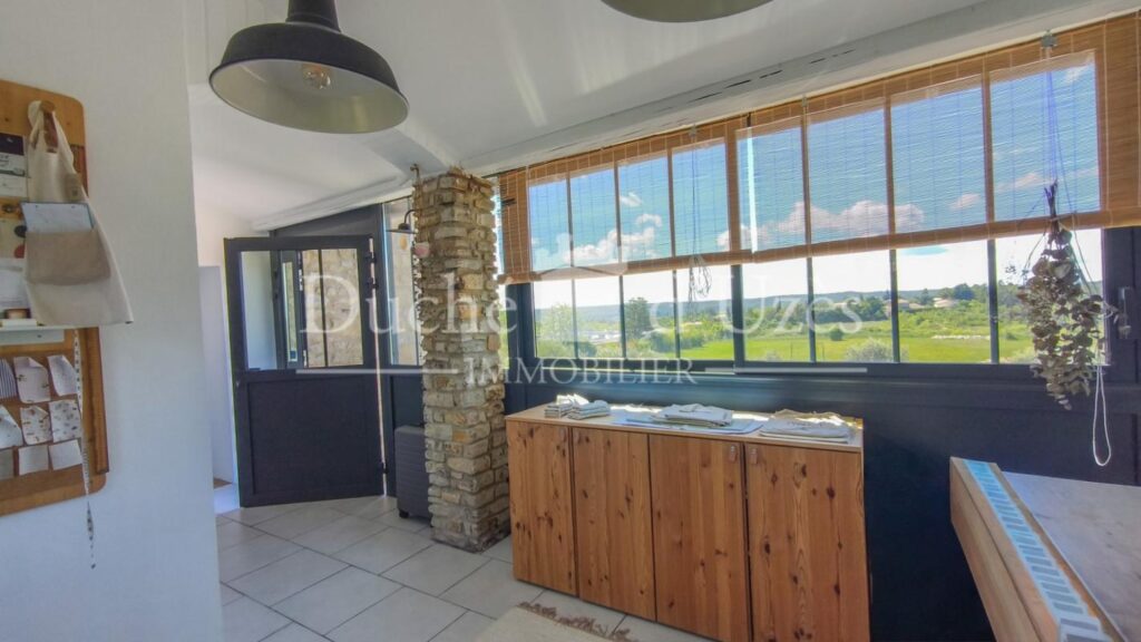 Maison – 9 pièces – 4 chambres – 200 m²