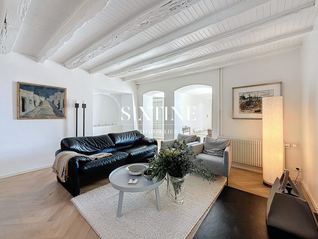 Chaleureuse demeure de caractère en pierre, alliant charme d&rsquo; – 12 pièces – 7 chambres – 297.00 m²
