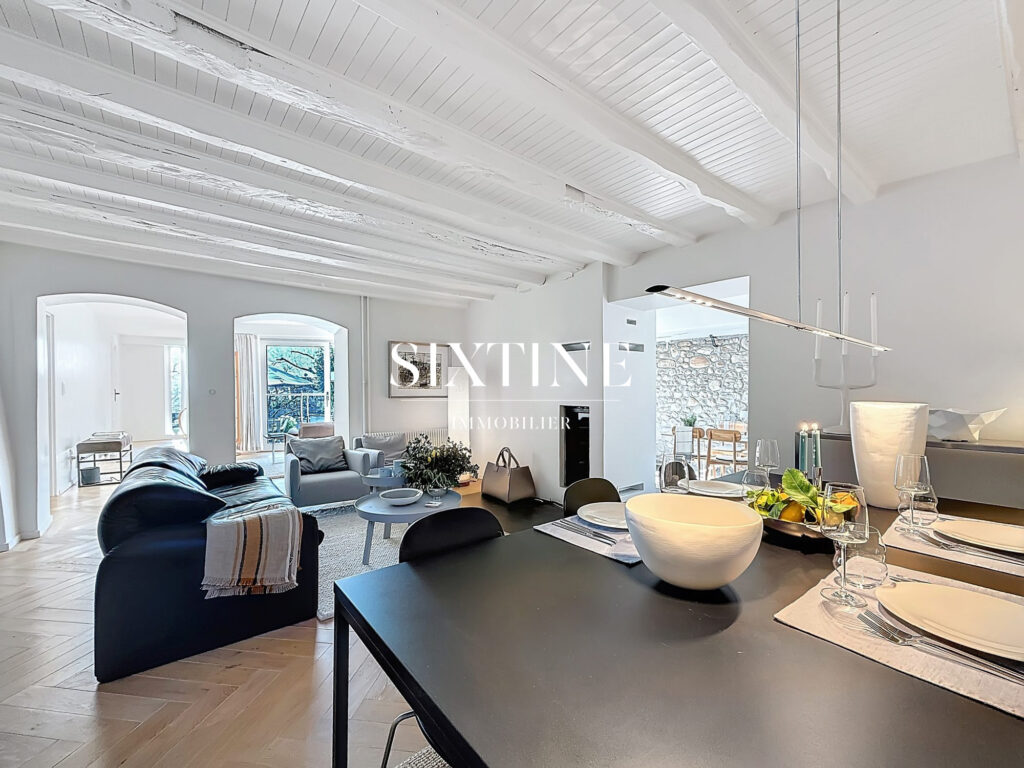 Chaleureuse demeure de caractère en pierre, alliant charme d&rsquo; – 12 pièces – 7 chambres – 297.00 m²