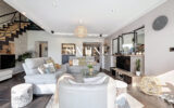 Ferme de caractère  302 m² habitables + dépendances  V – 8 pièces – 6 chambres – 302.00 m²