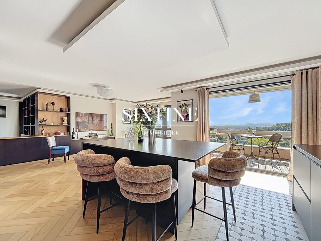 Appartement de standing avec vue panoramique – 5 pièces – 4 chambres – 140.00 m²