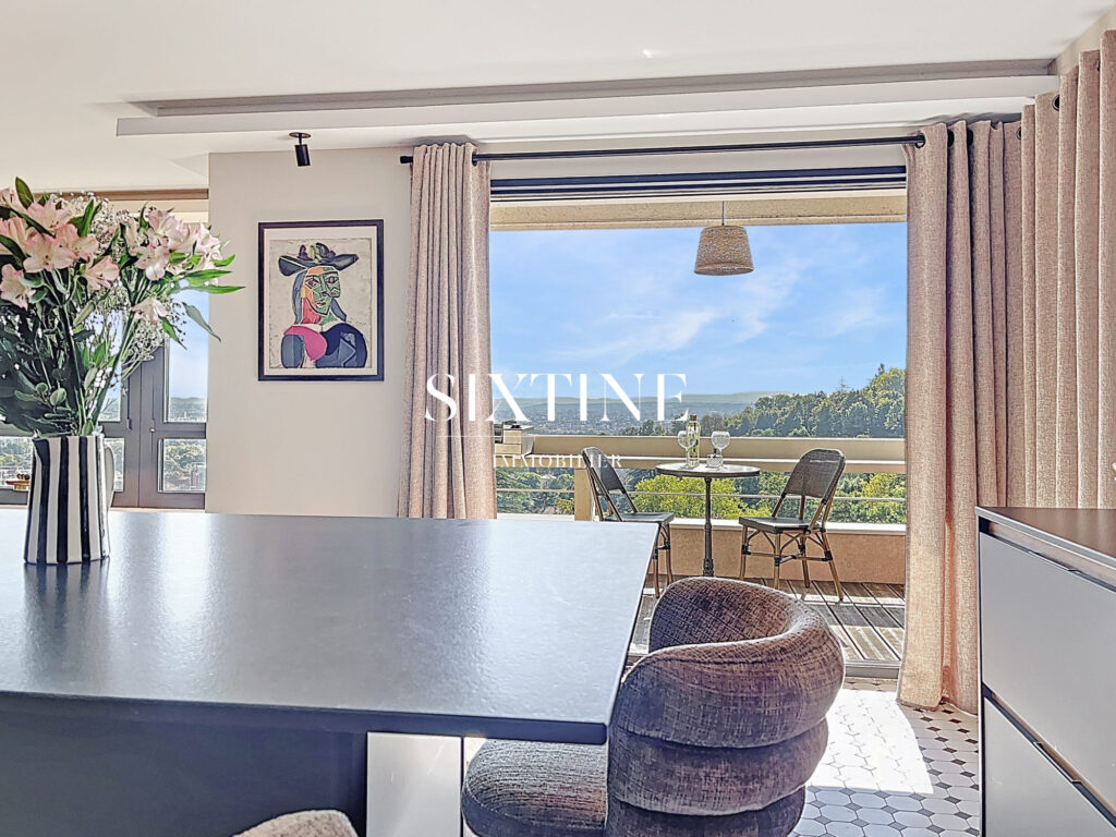 Appartement de standing avec vue panoramique – 5 pièces – 4 chambres – 140.00 m²