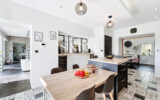 Ferme de caractère  302 m² habitables + dépendances  V – 8 pièces – 6 chambres – 302.00 m²