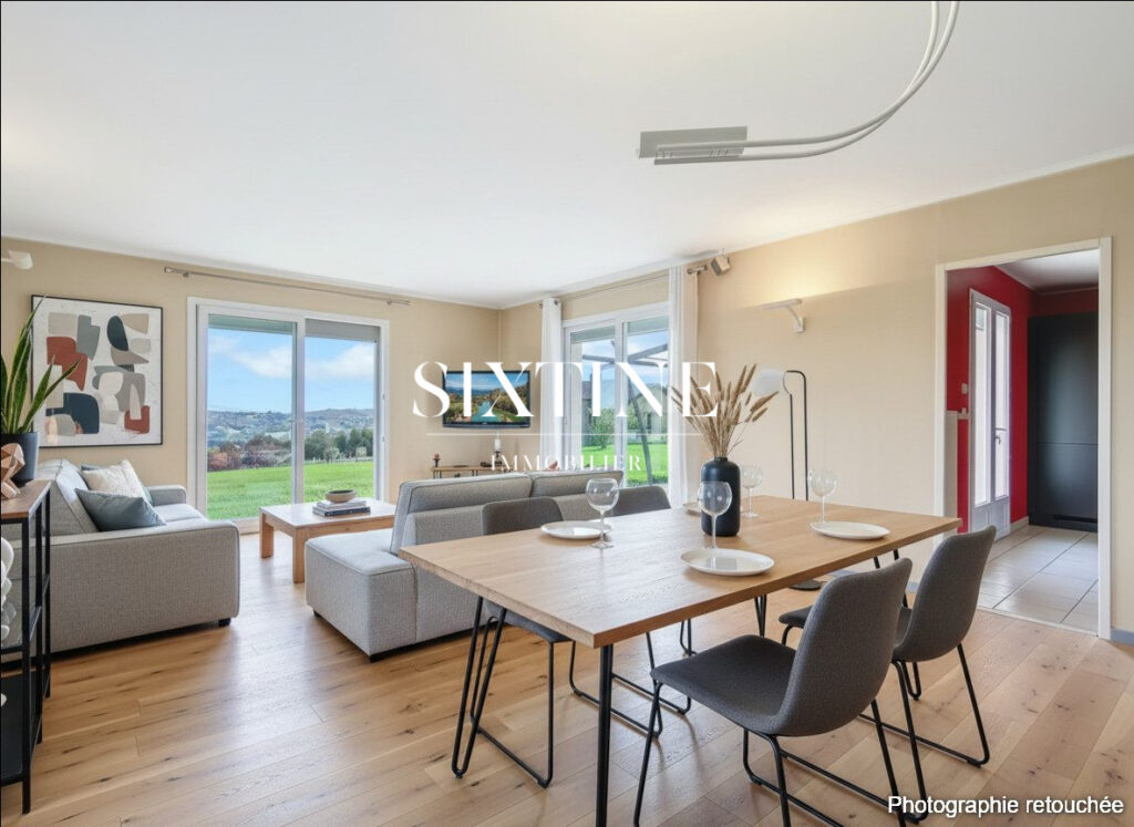 VUE SUR LES MONTAGNES ENNEIGEES – 10 pièces – 4 chambres – 271.00 m²