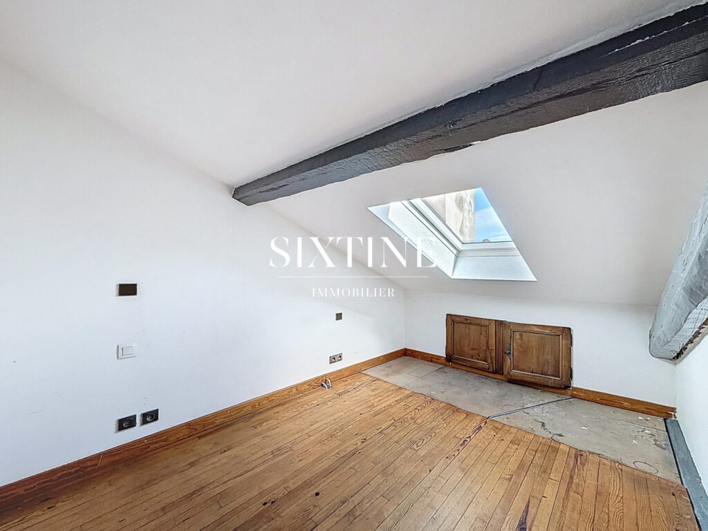 Appartement dernier étage avec vue à rénover – 4 pièces – 3 chambres – 96.00 m²