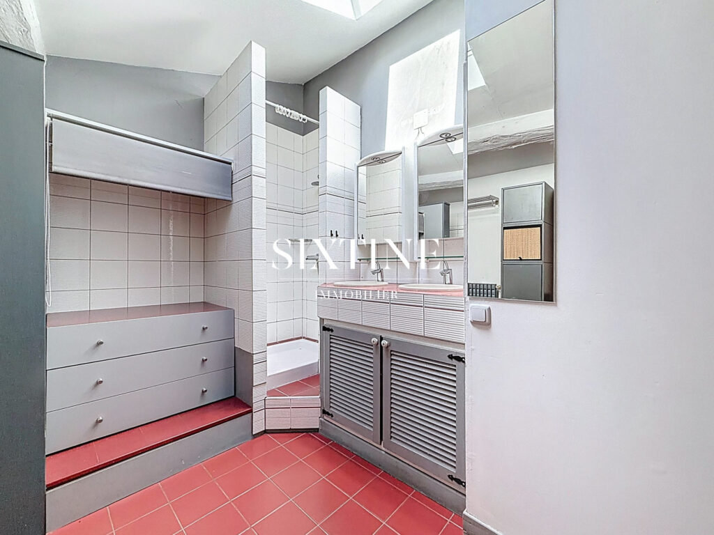 Appartement dernier étage avec vue à rénover – 4 pièces – 3 chambres – 96.00 m²