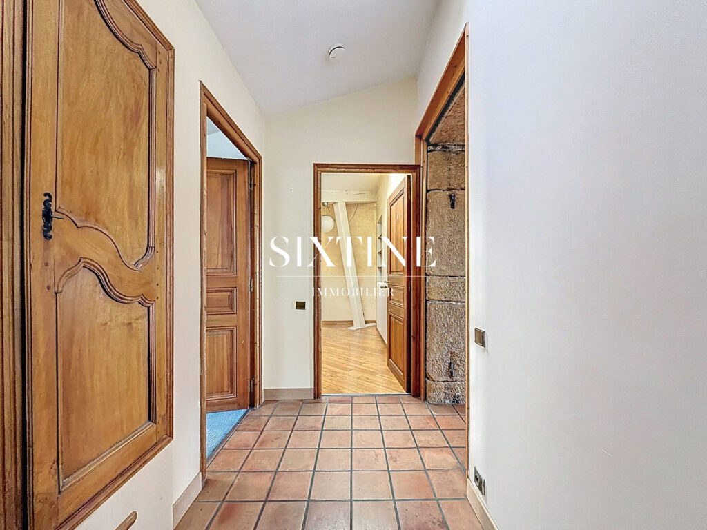 Appartement dernier étage avec vue à rénover – 4 pièces – 3 chambres – 96.00 m²