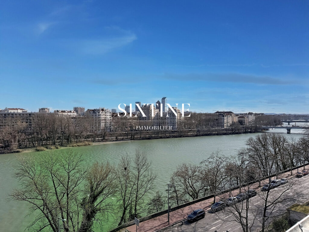 Appartement dernier étage avec vue à rénover – 4 pièces – 3 chambres – 96.00 m²