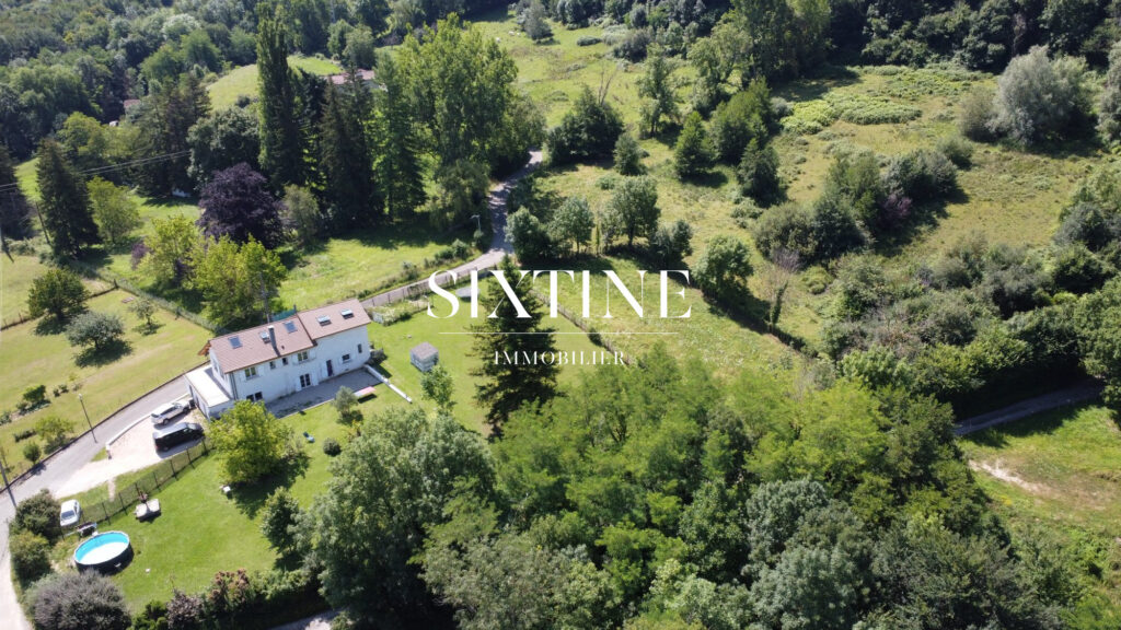 Grande maison familiale proche de Bourgoin – 11 pièces – 8 chambres – 247.00 m²