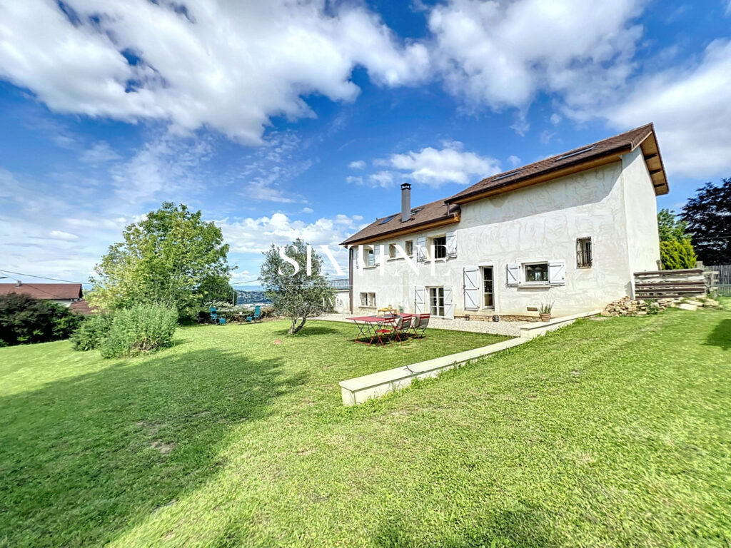 Grande maison familiale proche de Bourgoin – 11 pièces – 8 chambres – 247.00 m²