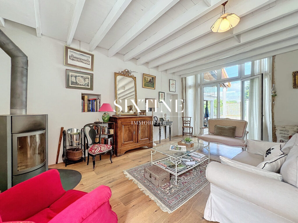 Grande maison familiale proche de Bourgoin – 11 pièces – 8 chambres – 247.00 m²