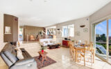 VUE INCROYABLE POUR CETTE MAISON LUMINEUSE – 8 pièces – 5 chambres – 235.00 m²