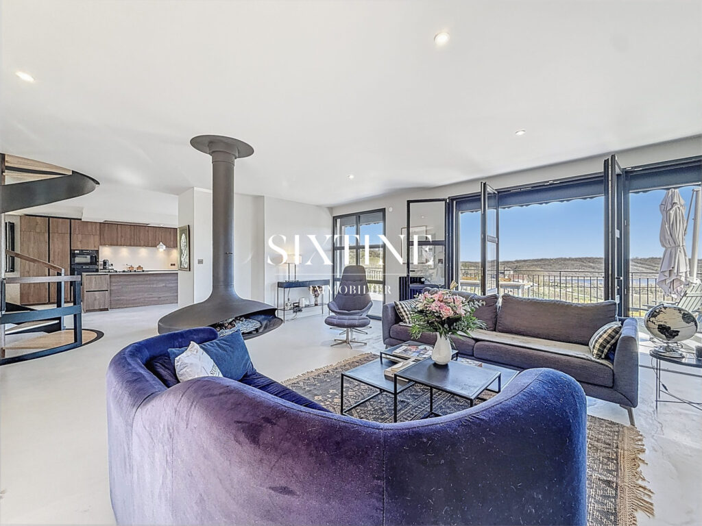 Propriété de caractère avec vue imprenable sur le lac de Mora – 5 pièces – 4 chambres – 300.00 m²