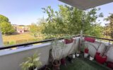 T3 traversant de 68 m² avec terrasse, balcon et parking – Hyper-centre de Bruges – 3 pièces – 2 chambres – 69 m²