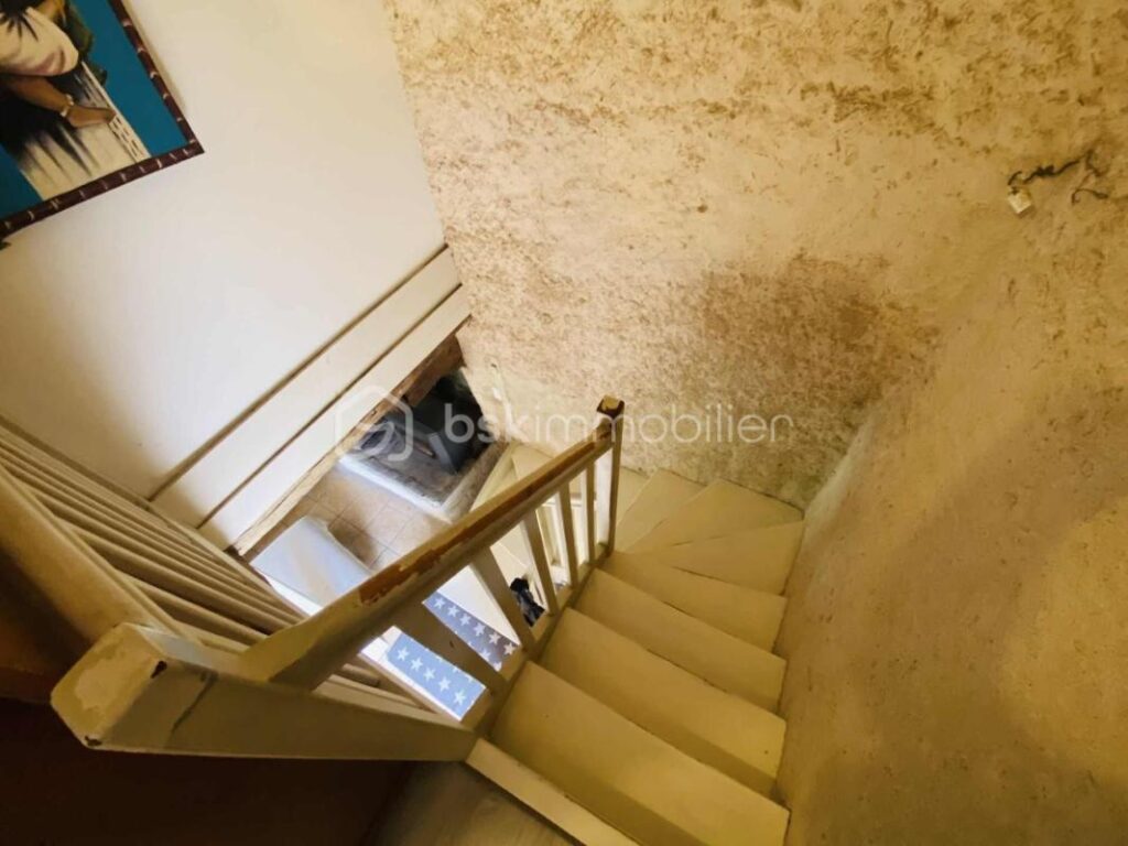 Maison de Village de 187 M² (Loyat 56800) – 7 pièces – 5 chambres – 187 m²