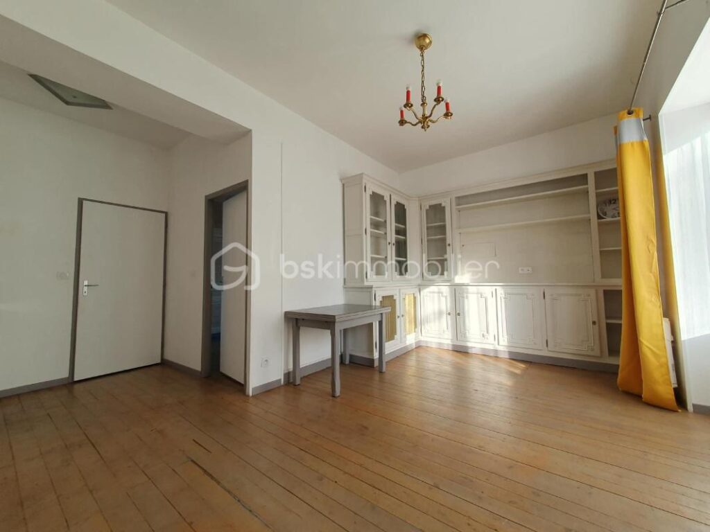 SAINT-JEAN-D’ANGÉLY : Le Clos de l’Hermine – 11 pièces – 7 chambres – 362 m²
