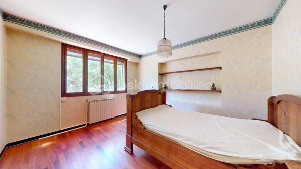Grande maison divisée en deux logements ou logement + activité pro – 7 pièces – 6 chambres – 187 m²
