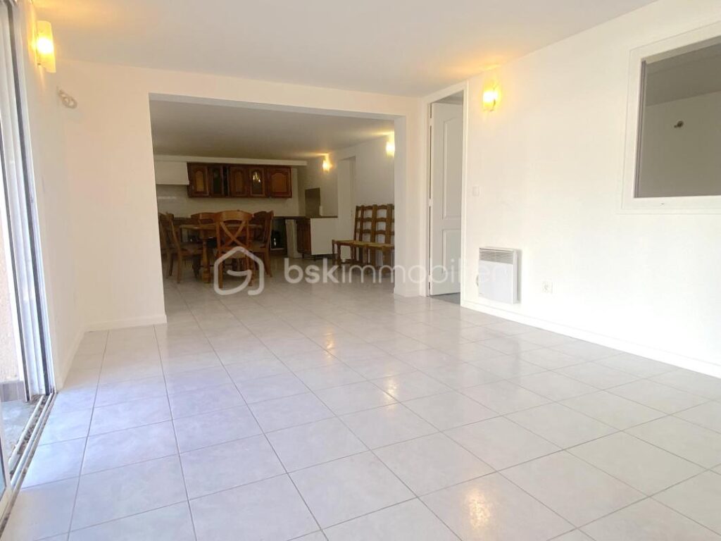 MONTFERMEIL QUARTIER DU MOULIN – 8 pièces – 6 chambres – 150 m²