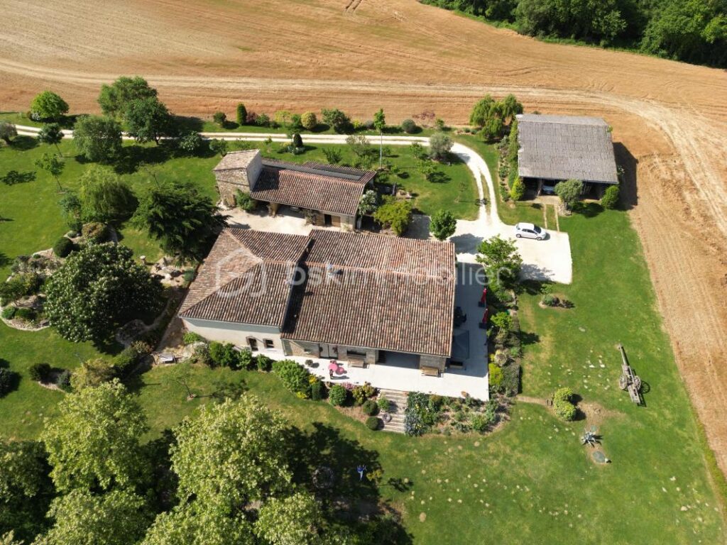 Demeure de charme entre Toulouse et Montauban – 8 pièces – 4 chambres – 330 m²
