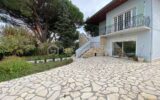 Maison avec 4 chambres + une piscine couverte + un garage de 110m2 !!! De l&rsquo;espace, du calme et de l&rsquo;authenticité !!!! – 8 pièces – 4 chambres – 248 m²