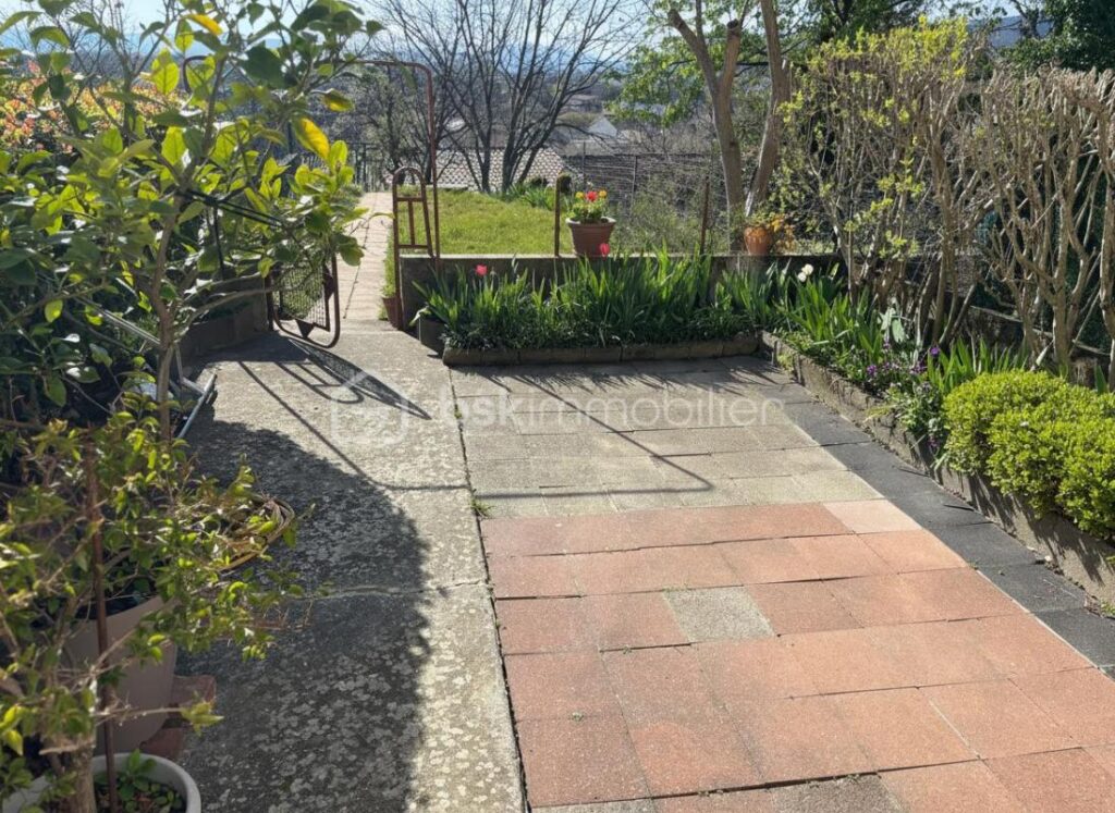 Maison avec Jardin secteur calme – 5 pièces – 3 chambres – 81 m²