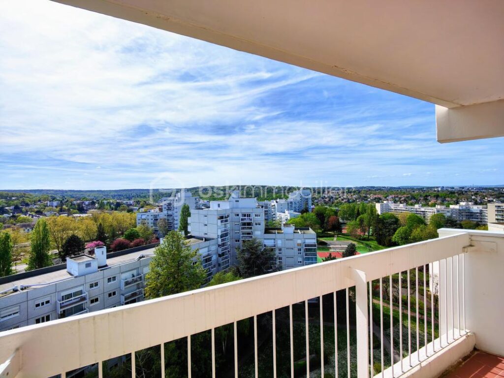 Bel appartement 3 chambres av 2 grands balcon cave 2 pl parking – 5 pièces – 3 chambres – 96 m²