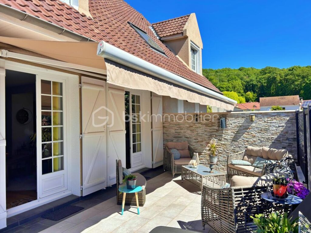 🏡 Élégance, lumière et panorama — Une maison d’exception sur les hauteurs de Jouars Pontchartrain – 8 pièces – 5 chambres – 170 m²