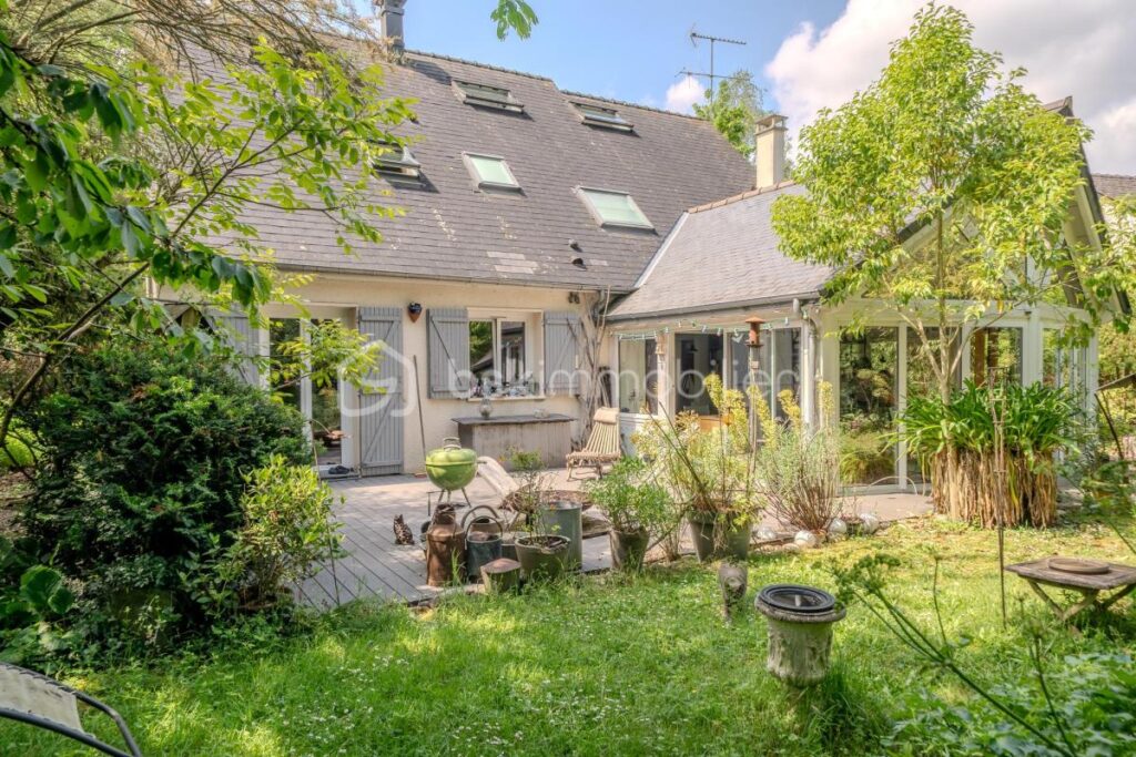 Grande maison familiale en lisière de bois – 8 pièces – 4 chambres – 190 m²