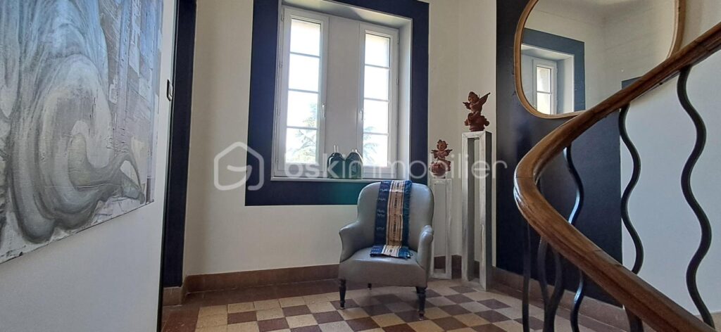 Elégante demeure de charme, aux pieds ces Cévennes, avec piscine et vue dégagée – 7 pièces – 6 chambres – 230 m²
